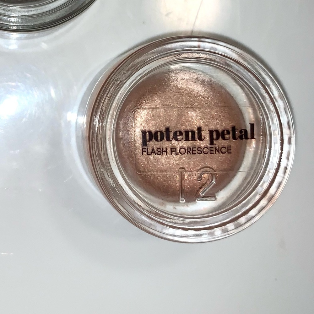 Phytosurgence ❤️ 2 flash fluorescence shadows - wild oak and potent petal